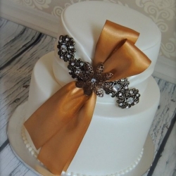 Brooch Anniversary Cake