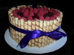 Raspberry Chocolate Fudge Piroutte Cake