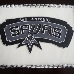 spurs-logo-cake-large