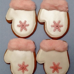 Wintery Pink Mitten Cookies