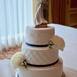 Mr and Mrs with Quilt -Scrolls