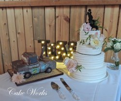 Towmater - Wedding Cake in Tow