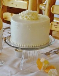 ivory-buttercream-with-swiss-dots-and-roses-guest-cake-large