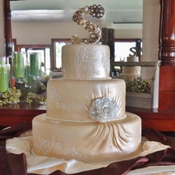 janelle-and-devon-wedding-cake-large